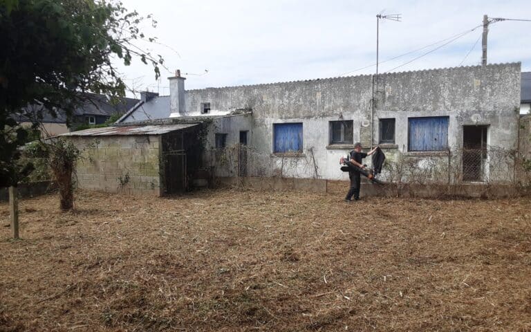 Remise en état de terrain avant après Brech