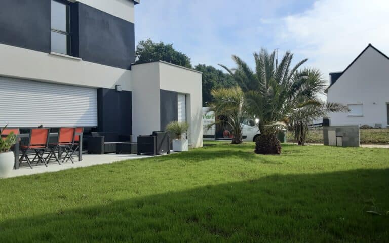 Plantation-engazonnement-gros-sujets-Brech-3.jpg